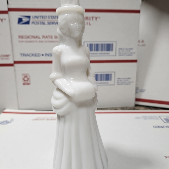 Vintage Avon Milk Glass Victorian Woman Bottle 5OZ Birds Of Paradise Empty DECOR - Picture 10 of 10